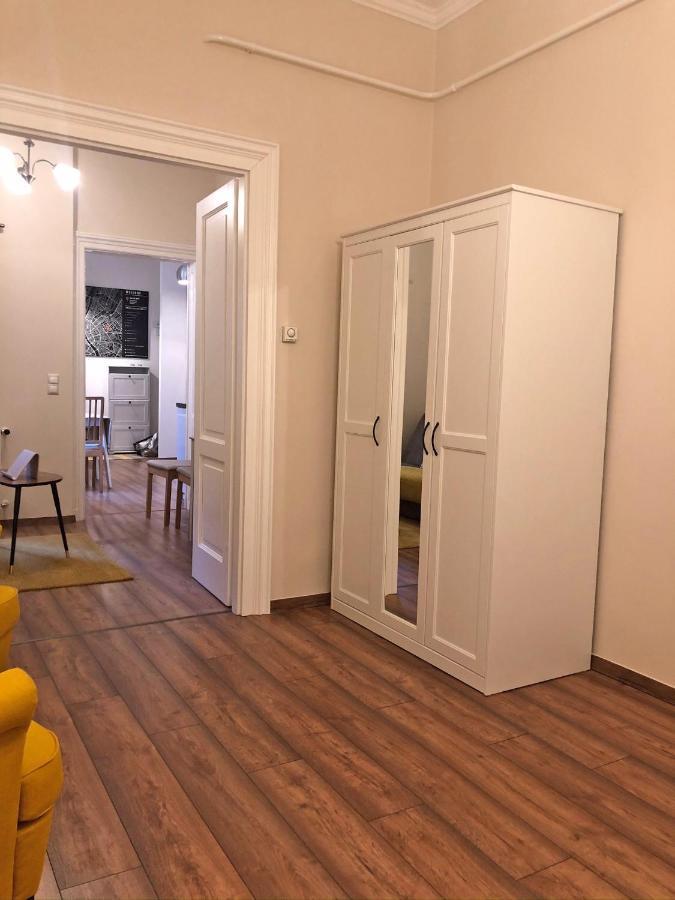 Modern Comfort In Historical Budapest Exterior photo